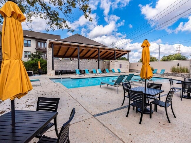 Building Photo - 10202 Cienega Cove