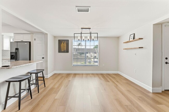 Building Photo - 2431 Heron Terrace