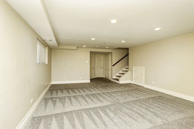Building Photo - 55 Pamela Dr
