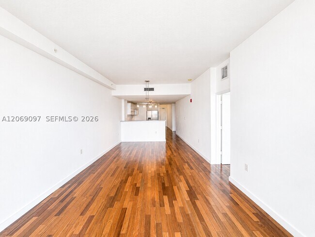 Building Photo - 6580 Indian Creek Dr