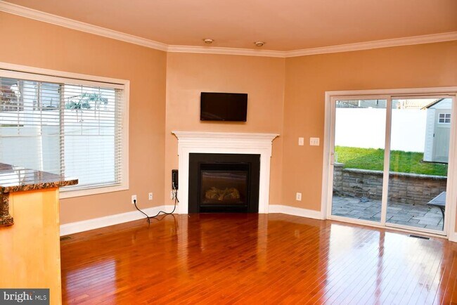 Building Photo - 6371 Forest Ave