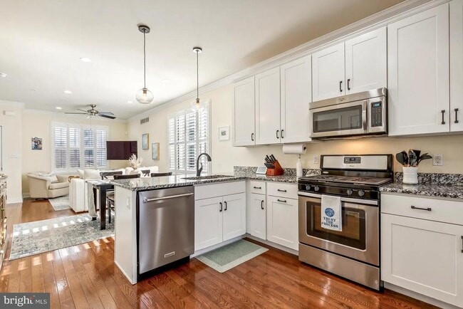 Building Photo - 103 Front St