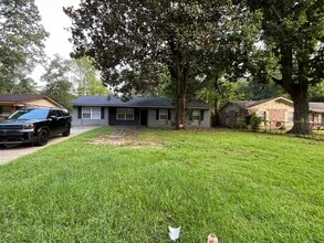 Building Photo - Affordable & Close to Ft Benning-Columbus-4 BEDROOMS & 1 BATH