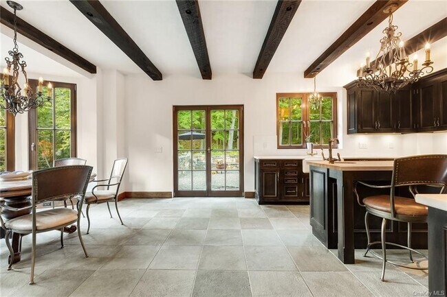 Building Photo - 51 Chapman Rd