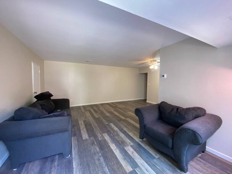 Primary Photo - 50 Gibbs Rd