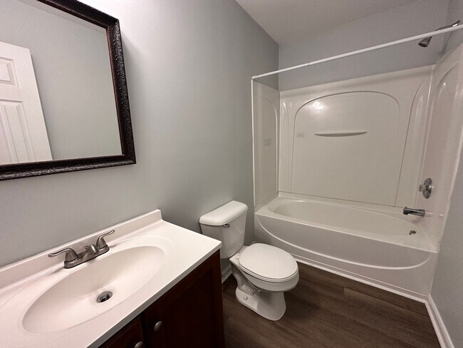 Building Photo - Exclusively Offered By Muse Realty Rentals...