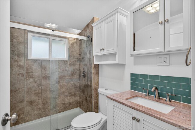 Building Photo - 9 Wickes Ln