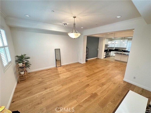 Building Photo - 441 N Los Robles Ave
