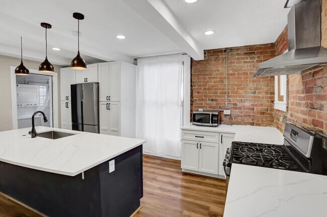 Building Photo - 63 Acoma St