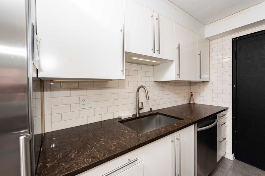 Building Photo - 135 Inman St