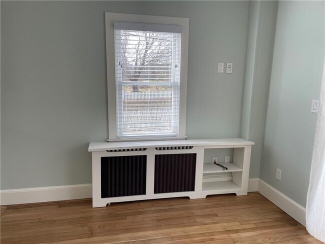 Building Photo - 102 3rd Beach Rd