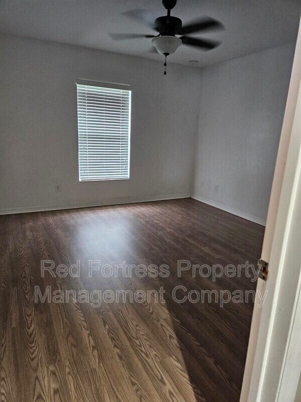 Building Photo - 3224 57th St W
