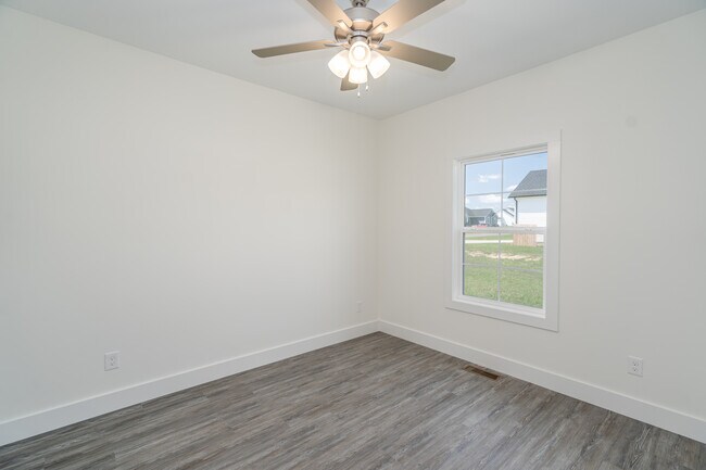 Building Photo - 147 Greenbriar Ln