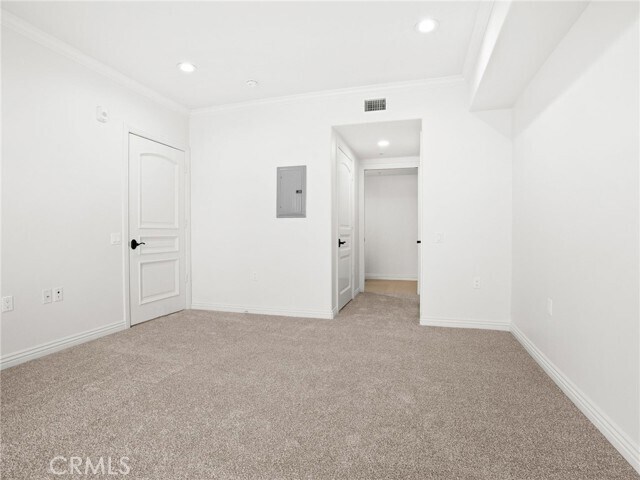 Building Photo - 1598 Long BCH