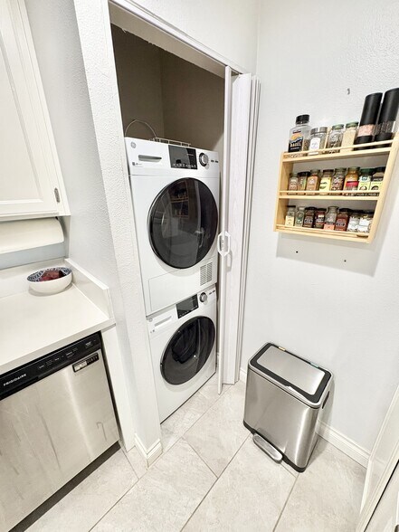 Building Photo - 2362 Hosp Way