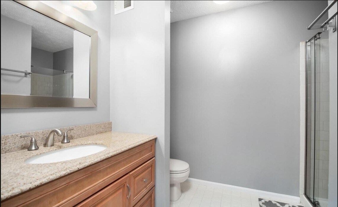 Building Photo - 9454 Fens Holw