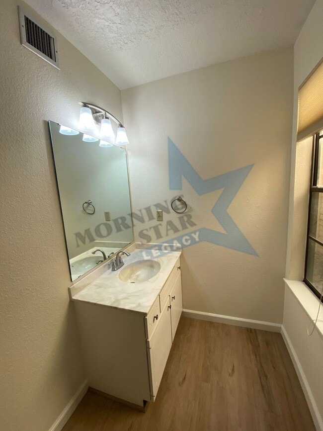 Building Photo - 2 bed, 2 bath w/new flooring throughout!