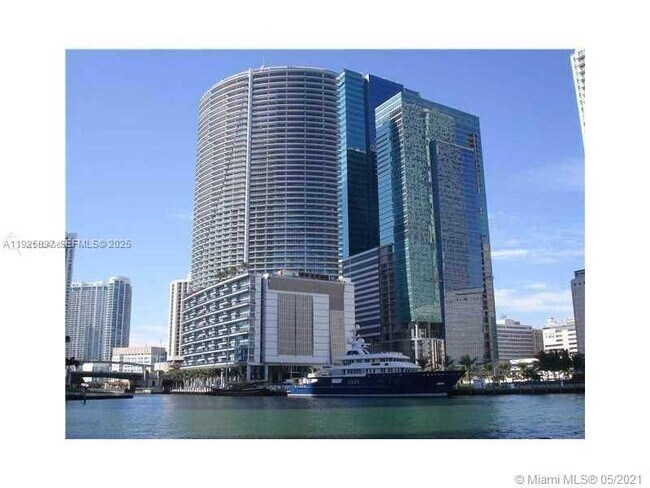 Building Photo - 200 Biscayne Blvd Way
