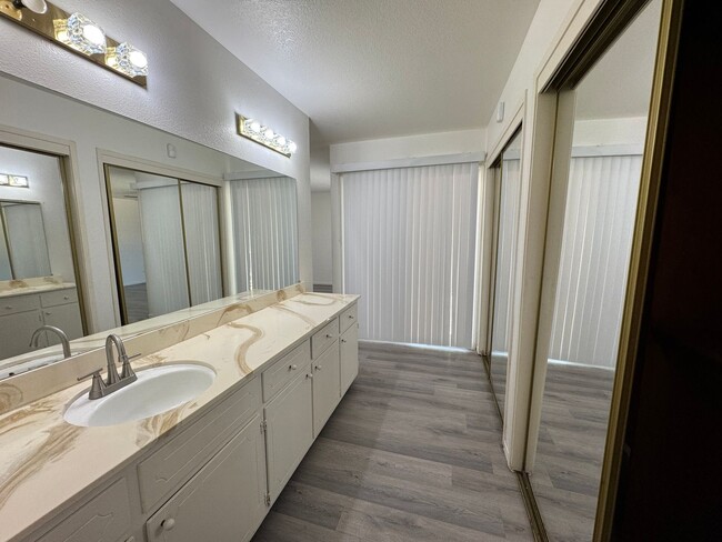 Building Photo - Four Bed, Two Bath Home In North Stockton