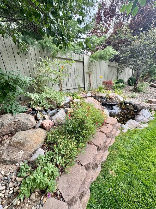 Building Photo - Beautiful Stylish South Reno Home