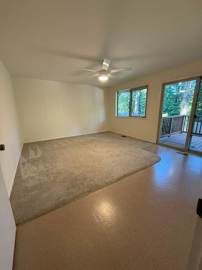 Building Photo - Pet Friendly Home with Pool Access!