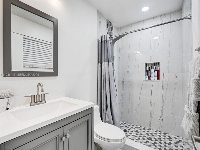 Building Photo - 217 SE 5th St