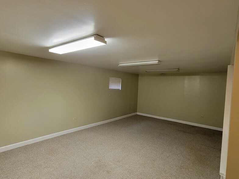 Building Photo - 2116 Rugen Rd