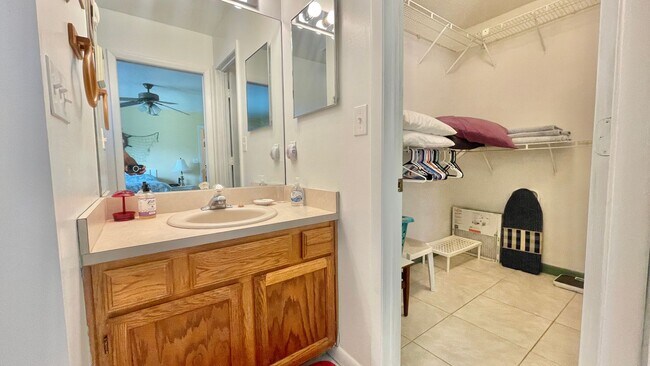 Building Photo - Available monthly Rental SEP 2025 in heart of Sebastian