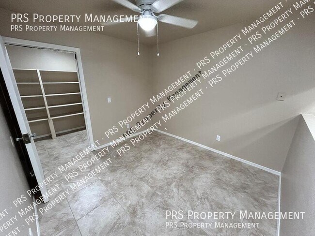 Building Photo - 551 S Lesueur-Unit 1