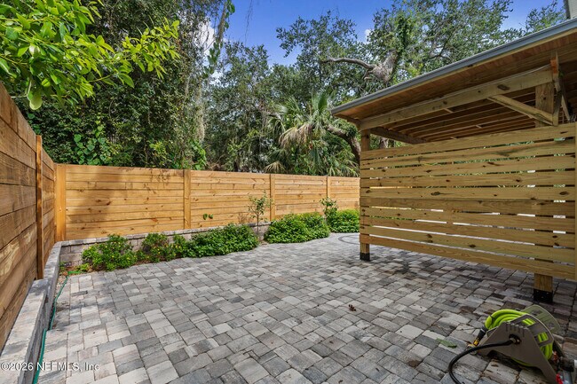 Building Photo - 1708 Castile St
