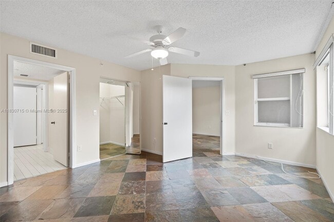 Building Photo - 9511 Weldon Cir