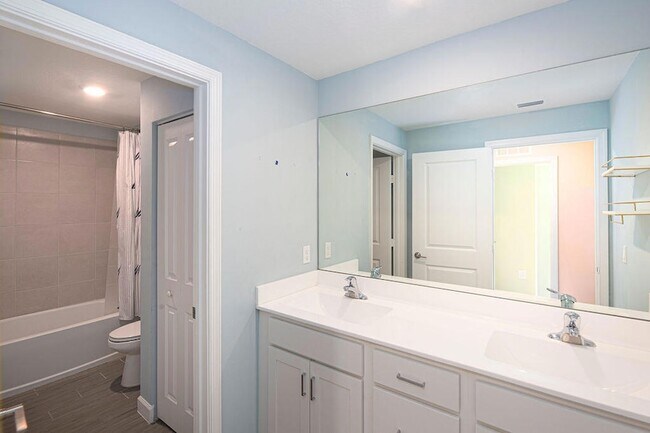 Building Photo - 12523 NW Copper Creek Dr