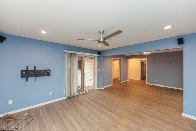 Building Photo - 2500 Deborah Dr