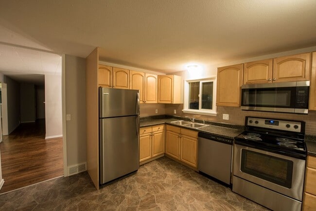 Building Photo - 10039 Ashworth Ave N