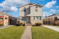 Building Photo - 301 Bohland Ave