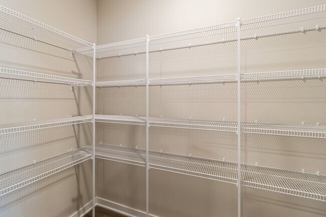 Building Photo - FULLY FINISHED BASEMENT!! 4 Bed, 3 Bath Home in Waukee