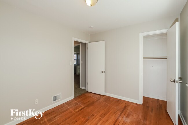 Building Photo - 1103 Orchard Ave