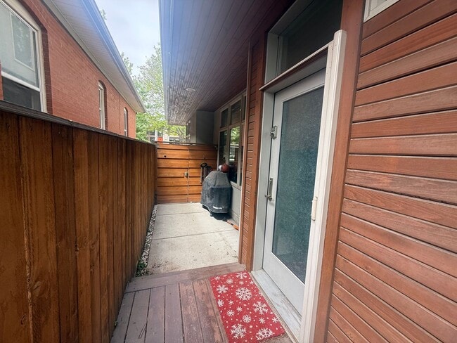Building Photo - $0 DEPOSIT OPTION! MODERN 3-STORY HOME WITH ROOFTOP DECK NEAR BERKELY LAKE & 38TH AVE