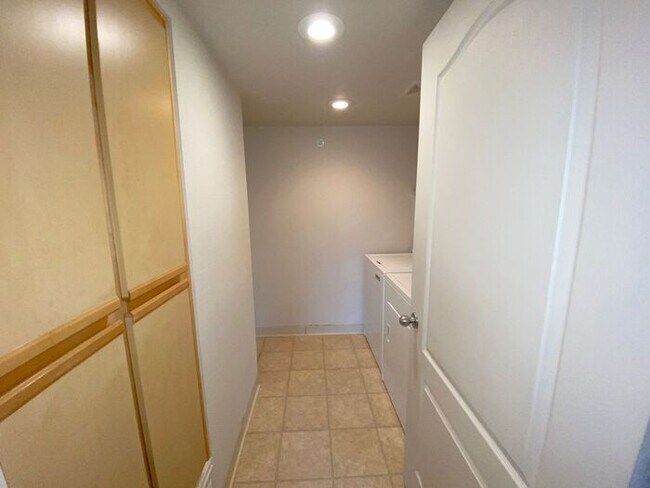 Building Photo - NW Reno Luxury Condo - Fitness Center, Poo...