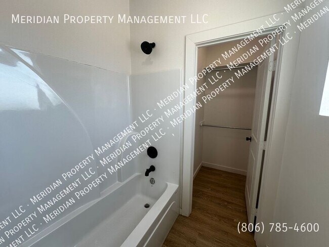 Building Photo - 6806 4th St