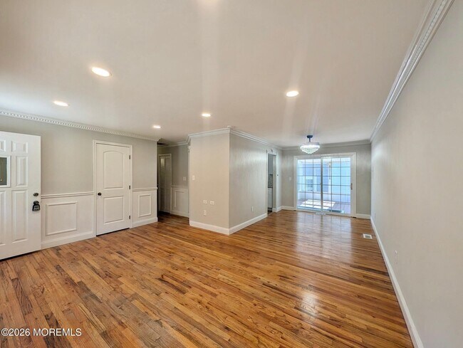 Building Photo - 73 S Shore Dr