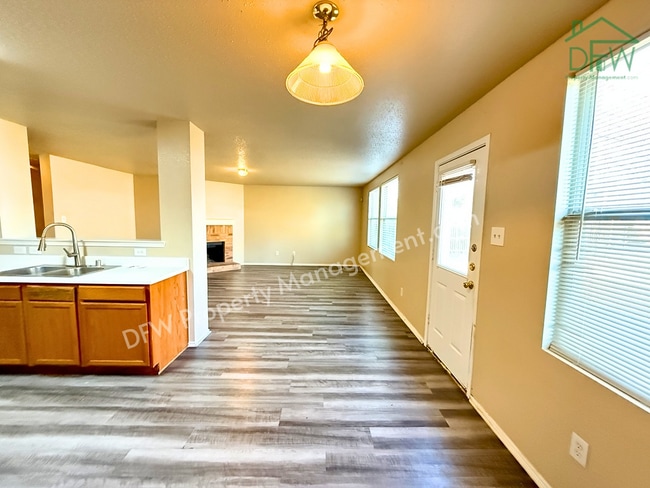 Building Photo - 2-Story 4 BR Home with Large Backyard & Game Room