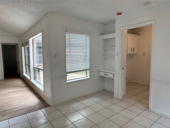 Building Photo - 1847 Spruce Knob Dr