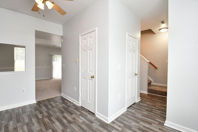 Building Photo - BEAUTIFUL TOWNHOME FOR RENT