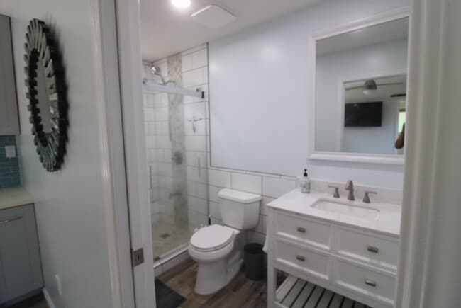 Building Photo - Newly Remolded One Bedroom in Quiet Wahiaw...