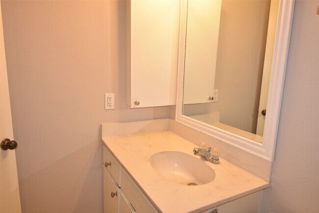 Building Photo - 2585 Marilee Ln