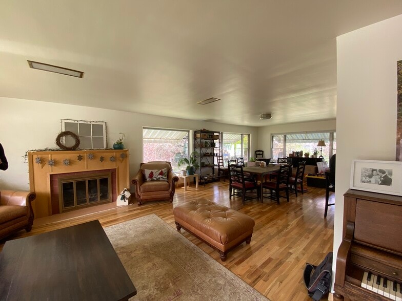 Main dining room - 1745 500 E