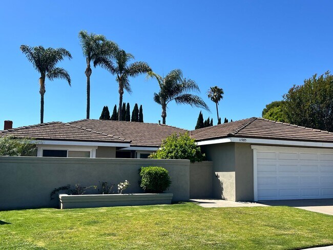 Building Photo - 3 Bed 2.5 Bath Fountain Valley Beauty Now Available