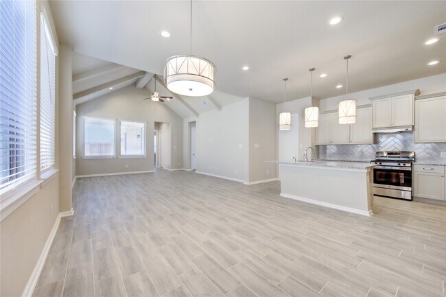 Building Photo - 4203 Maple Glen Dr