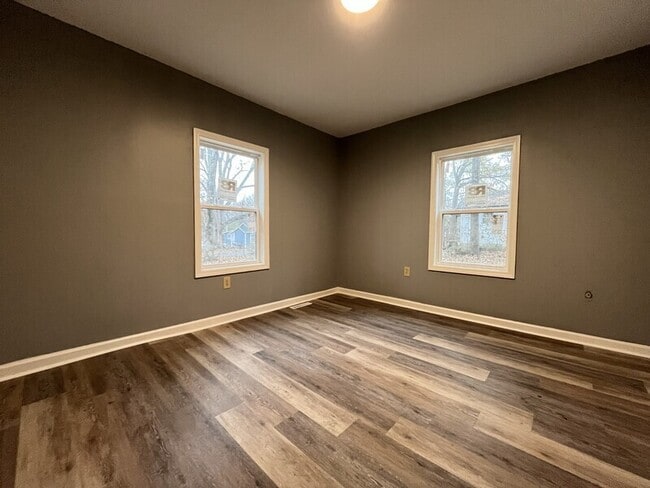 Building Photo - 1229 Jenkins St